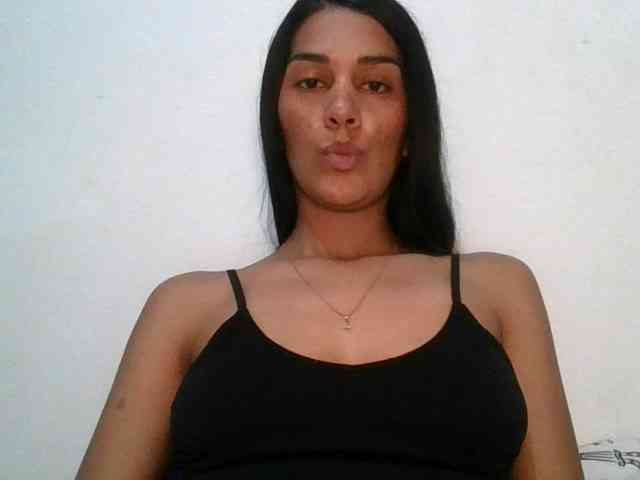 JuanaBrunette webcam