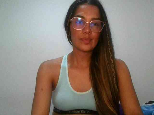 JuanaBrunette webcam