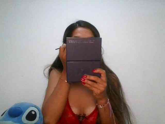 JuanaBrunette webcam