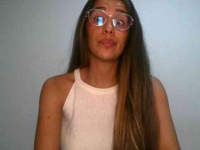 JuanaBrunette webcam