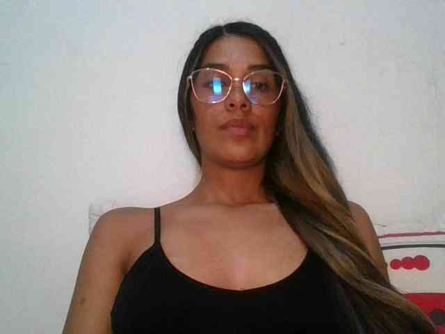 JuanaBrunette webcam