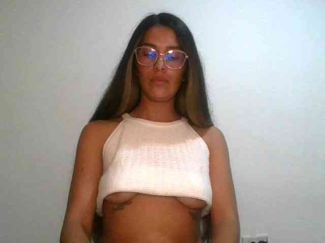 JuanaBrunette webcam