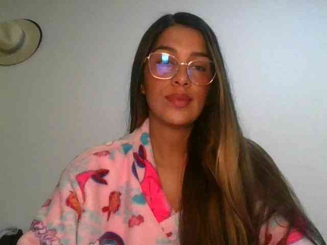 JuanaBrunette webcam