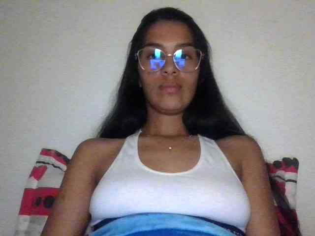 JuanaBrunette webcam