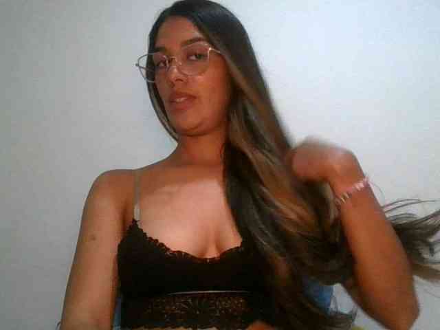 JuanaBrunette webcam