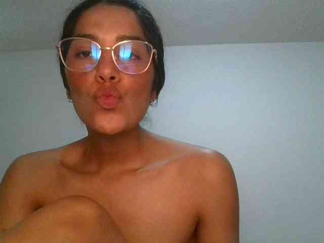 JuanaBrunette webcam