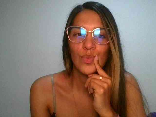 JuanaBrunette webcam