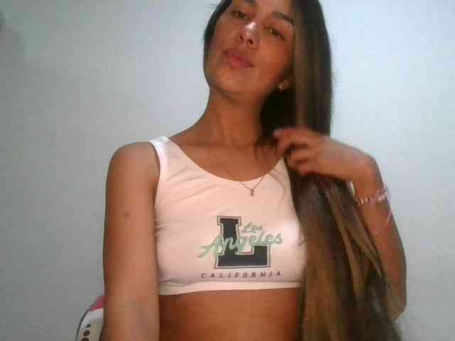 JuanaBrunette webcam