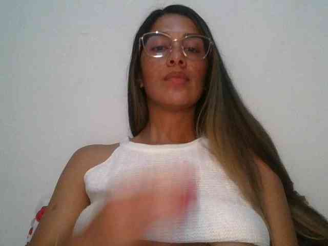 JuanaBrunette webcam