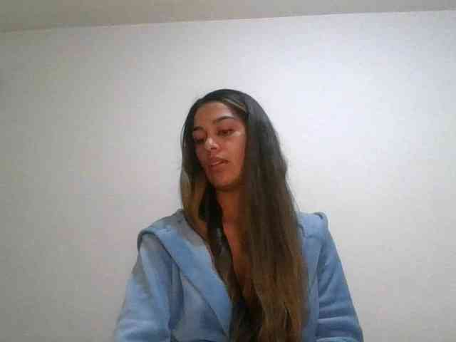 JuanaBrunette webcam