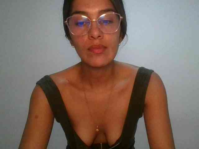 JuanaBrunette webcam