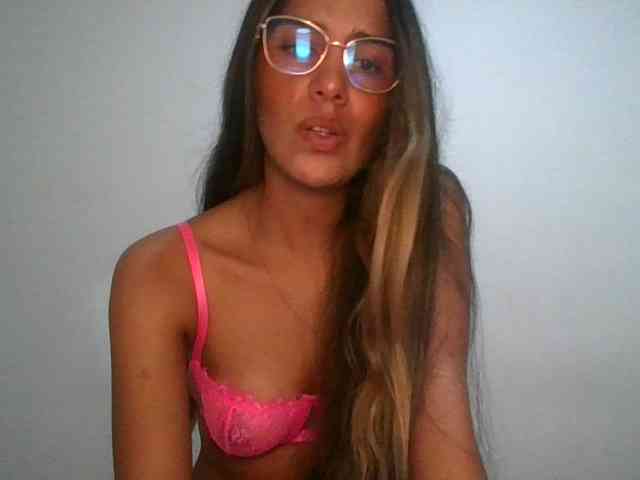 JuanaBrunette webcam