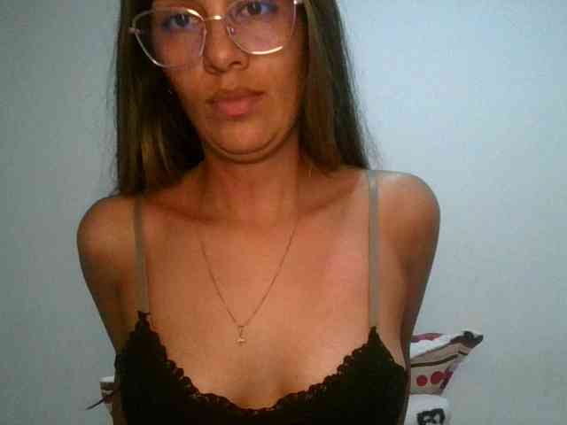 JuanaBrunette webcam