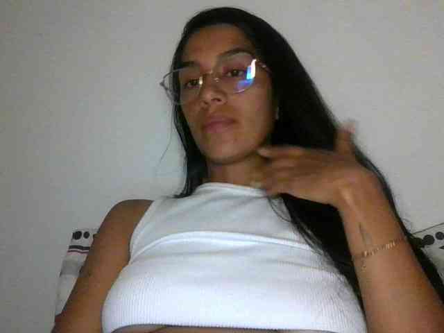 JuanaBrunette webcam