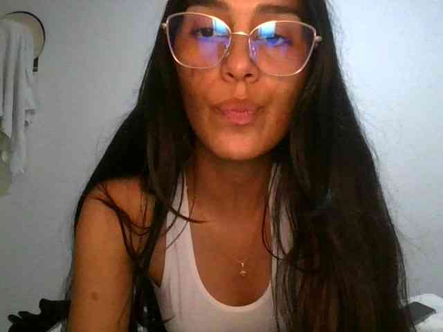 JuanaBrunette webcam