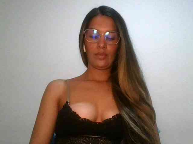 JuanaBrunette webcam