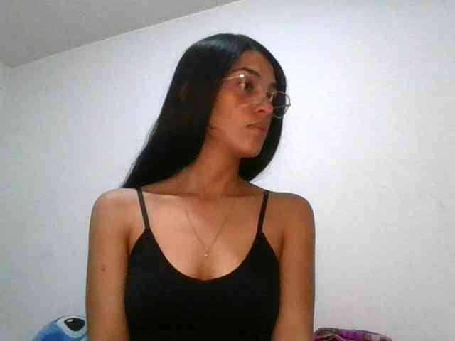 JuanaBrunette webcam