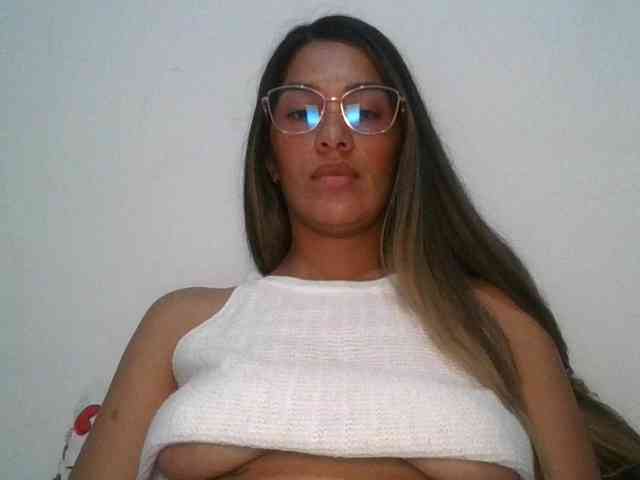 JuanaBrunette webcam