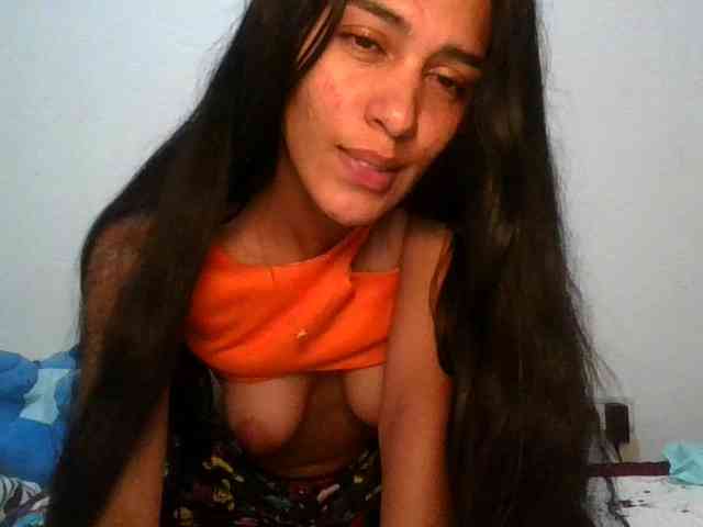 JuanaBrunette webcam