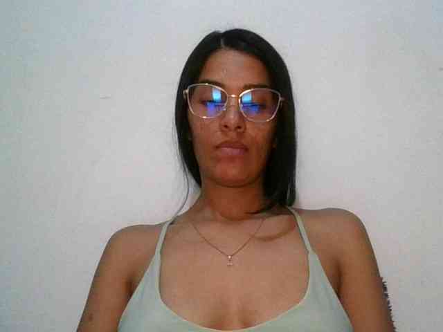 JuanaBrunette webcam