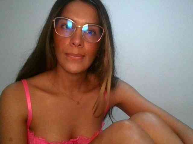 JuanaBrunette webcam