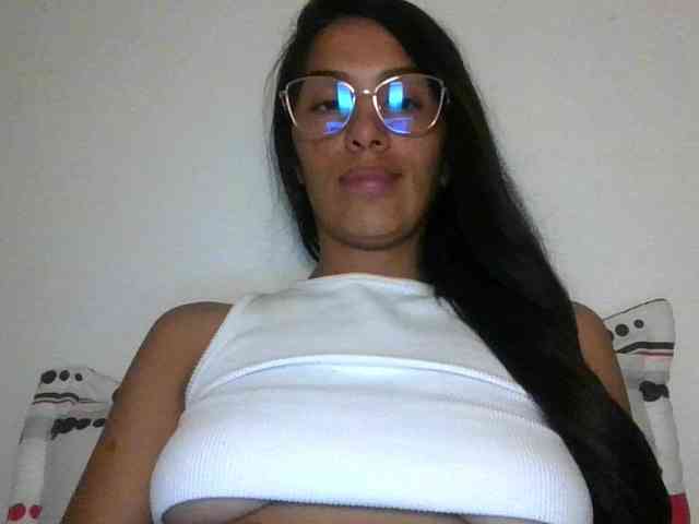 JuanaBrunette webcam