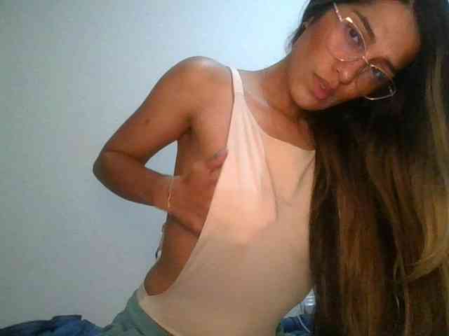 JuanaBrunette webcam