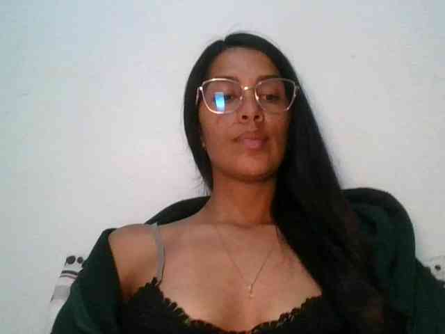 JuanaBrunette webcam
