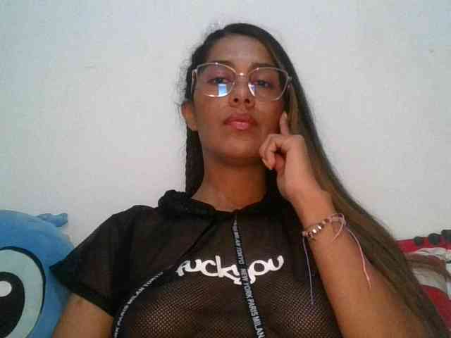 JuanaBrunette webcam