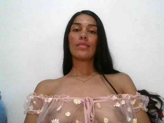 JuanaBrunette webcam