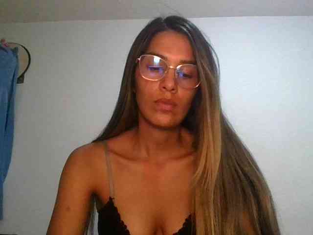 JuanaBrunette webcam