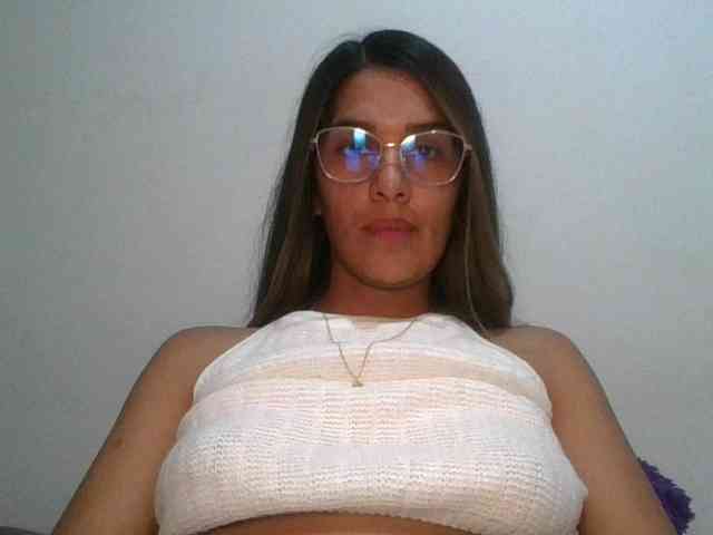 JuanaBrunette webcam