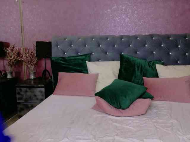 CarlaReys Live Webcam on BongaCams