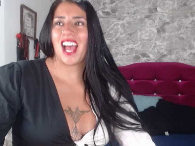 ashleymonroe webcam bongacams model stream image