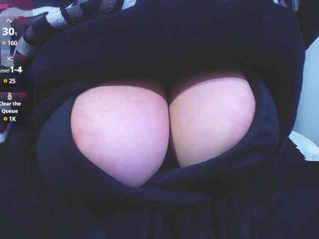 Chlloejohnson Live Webcam on BongaCams
