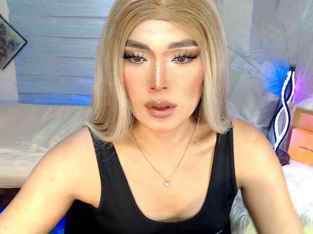 Miss-avacroft Live Webcam on BongaCams