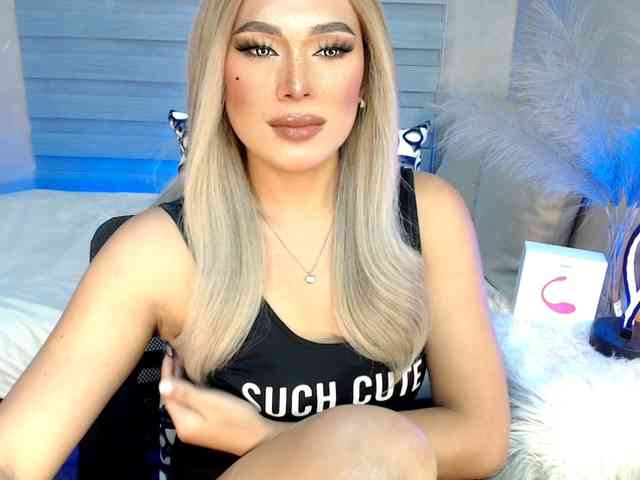 Miss-avacroft Live Webcam on BongaCams