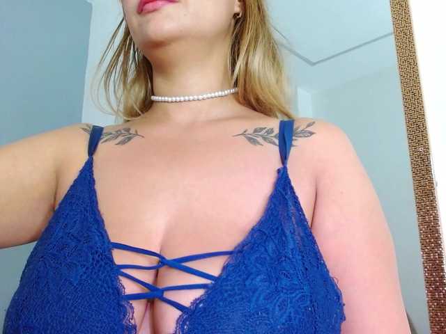 carlabeer's BongaCams show and profile