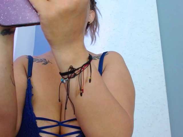 carlabeer's BongaCams show and profile