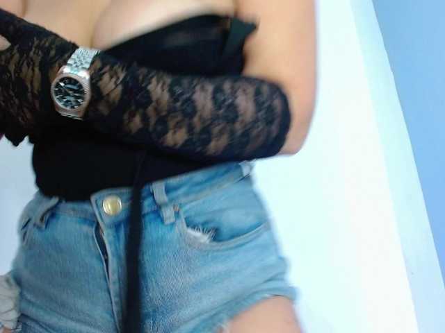 carlabeer's BongaCams show and profile