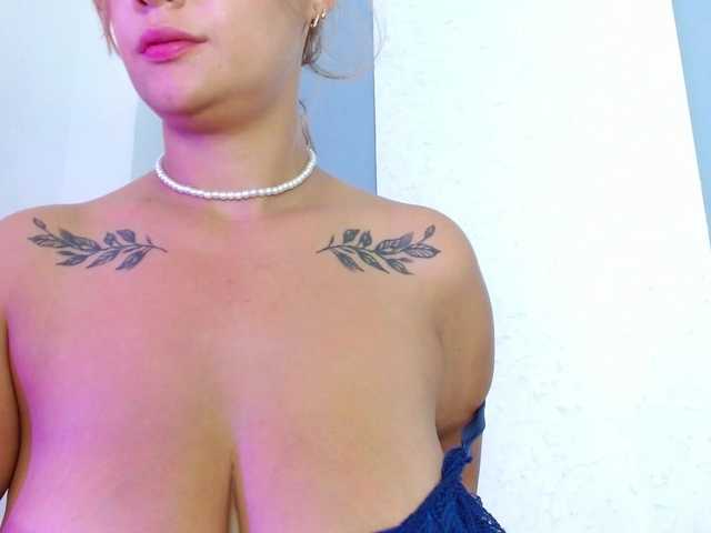 carlabeer's BongaCams show and profile