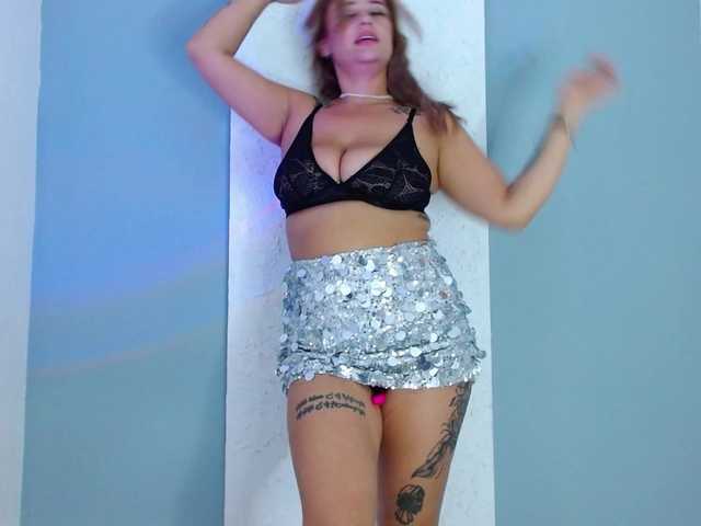 carlabeer's BongaCams show and profile