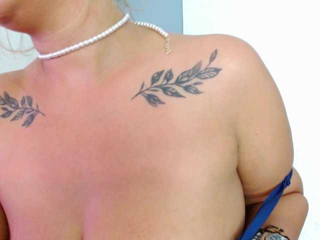 carlabeer's BongaCams show and profile