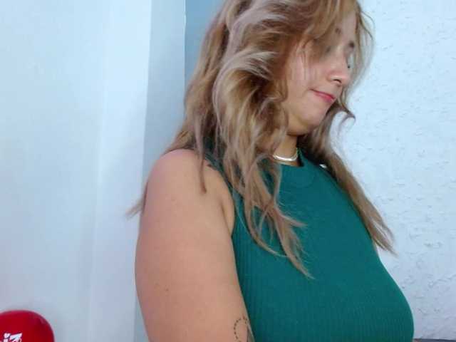 carlabeer's BongaCams show and profile