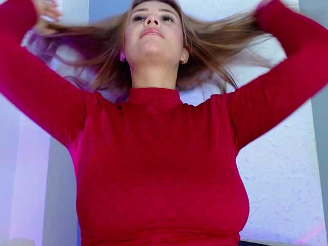 carlabeer's BongaCams show and profile