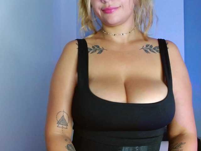 carlabeer's BongaCams show and profile