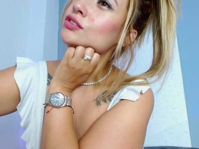 carlabeer's BongaCams show and profile