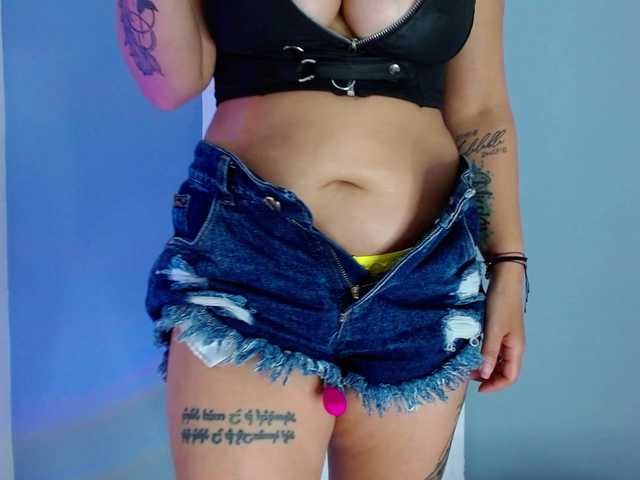 carlabeer's BongaCams show and profile