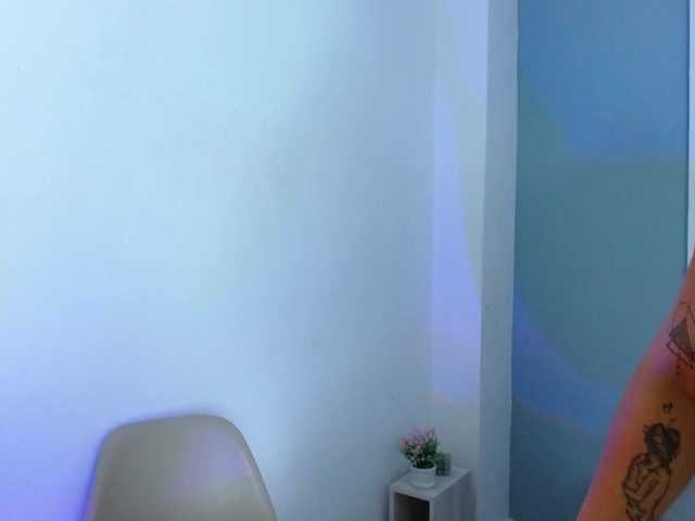 carlabeer's BongaCams show and profile