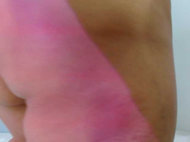 carlabeer's BongaCams show and profile